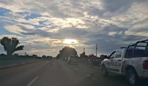 Dos policías municipales heridos, es el saldo de la agresión a tiros cerca del aeropuerto de Mazatlán, Sinaloa