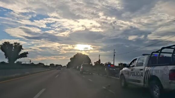 Dos policías municipales heridos, es el saldo de la agresión a tiros cerca del aeropuerto de Mazatlán, Sinaloa