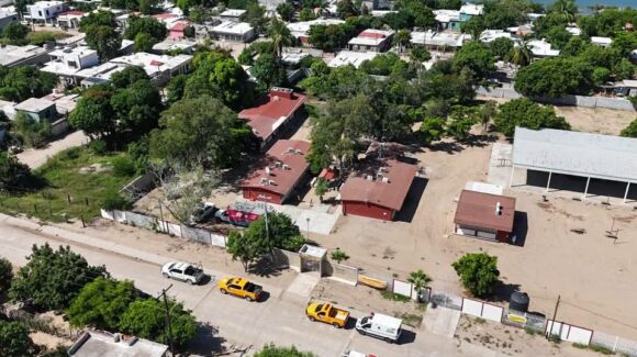 Baja el agua en El Colorado, Ahome, Sinaloa, pero 33 personas siguen en el albergue