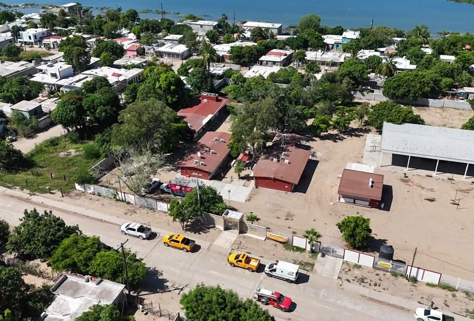 Baja el agua en El Colorado, Ahome, Sinaloa, pero 33 personas siguen en el albergue