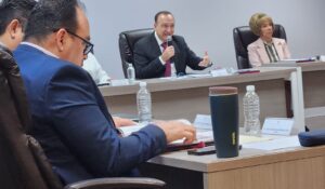 Entrega Antonio Menéndez su segundo informe al Cabildo de Ahome; regidores analizaron el cuadernillo