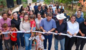 José Paz López compromete rehabilitación de camino de la comunidad de San Antonio de los Ortiz, Badiraguato, Sinaloa