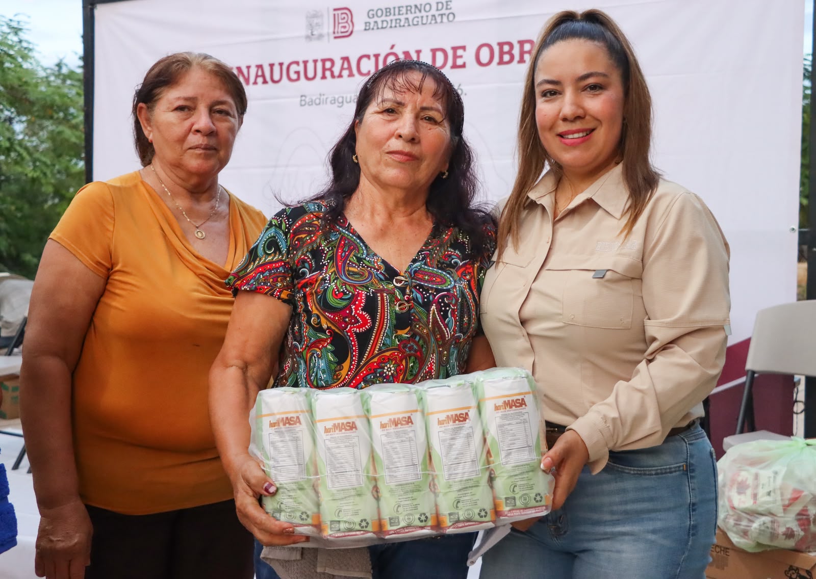 Alcalde de Badiraguato llega con apoyos y obras a San Antonio de los Ortiz
