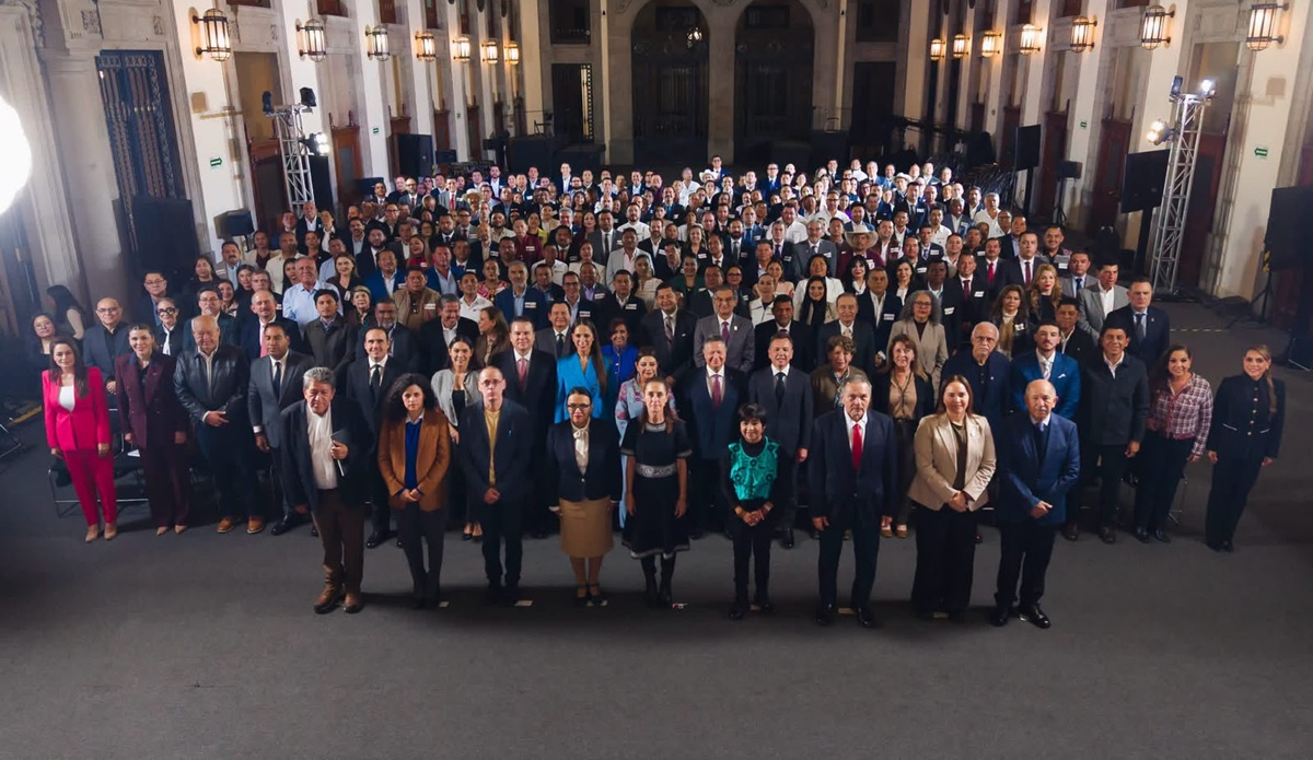 Alcalde de El Fuerte asiste a reunión nacional sobre Viviendas para el Bienestar