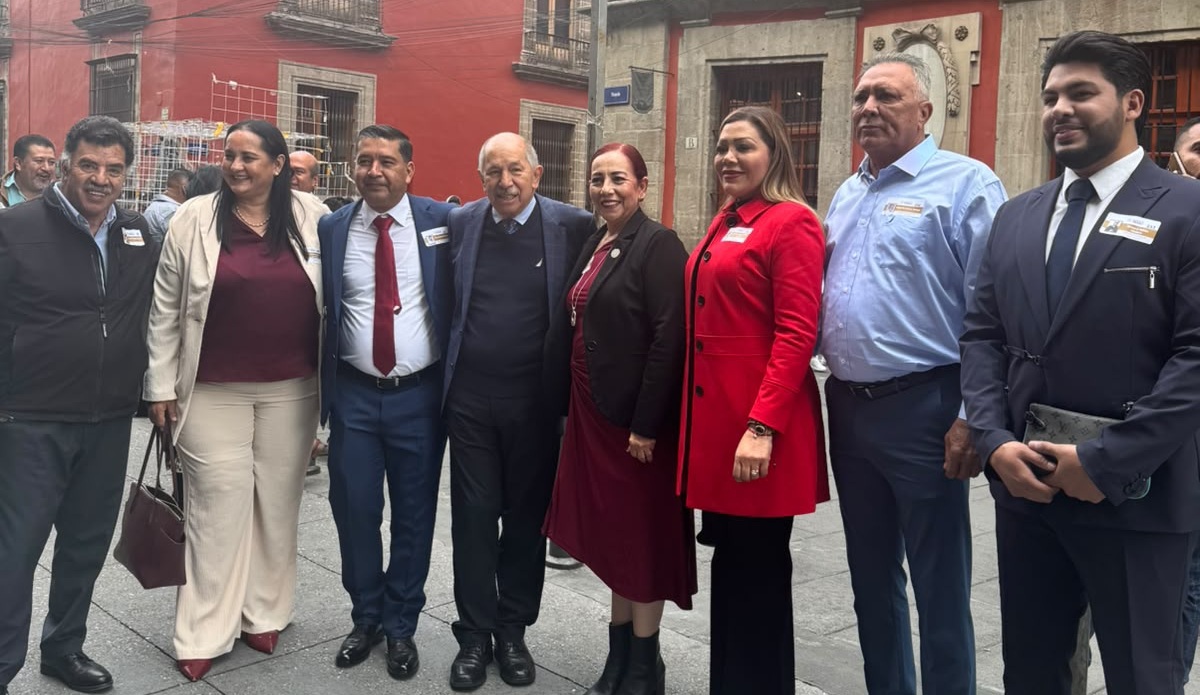 Alcalde de El Fuerte asiste a reunión nacional sobre Viviendas para el Bienestar