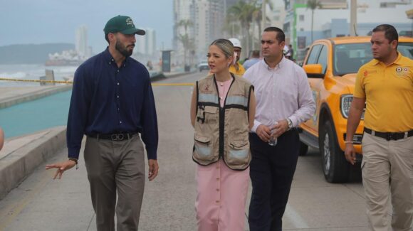 Mazatlán, Sinaloa, suma nueve refugios ante Simón; podría acercarse como tormenta tropical, informa Estrella Palacios
