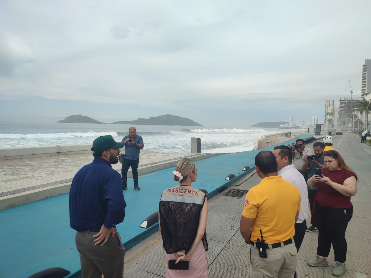 Anuncia Estrella Palacios gestión inmediata para reparar el segundo colapso del malecón de Mazatlán