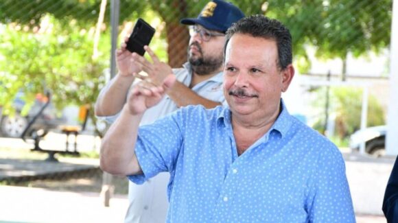 Alfredo Castro renuncia a la Secretaría del Ayuntamiento de Mocorito para buscar coordinación municipal de Morena