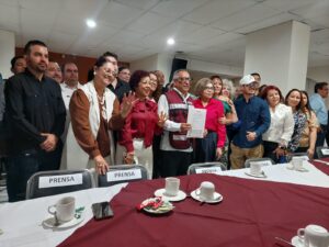 Ambrocio Chávez se registra para buscar la coordinación municipal de Morena en Salvador Alvarado