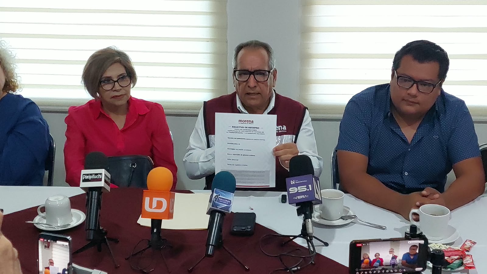 Ambrocio Chávez se registra para buscar la coordinación municipal de Morena en Salvador Alvarado