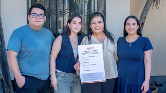 Ana Ayala se registra para la Coordinación Municipal de la Defensa de la Transformación en Ahome