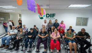 Encabeza Ana Miriam Ramos entrega de 20 sillas de ruedas derivadas de jornadas de atención ciudadana en Culiacán