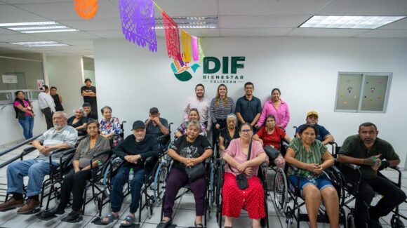 Encabeza Ana Miriam Ramos entrega de 20 sillas de ruedas derivadas de jornadas de atención ciudadana en Culiacán