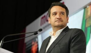 ‘Andy’ López Beltrán se registra como aspirante a candidato de Morena, a una diputación federal en Tabasco