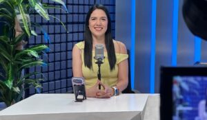 Angelina Valenzuela considera que aspirantes de Morena con cargos debieron pedir licencia