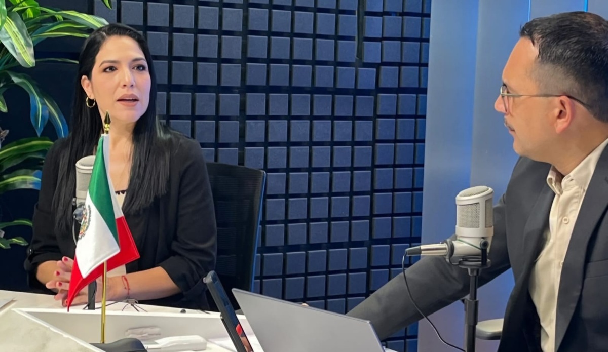 Angelina Valenzuela en entrevista con Omar de la Rocha