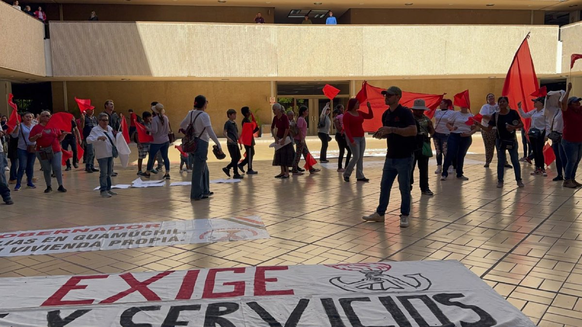 antorchistas se manifiestan en palacio de gobierno en culiacan lugar