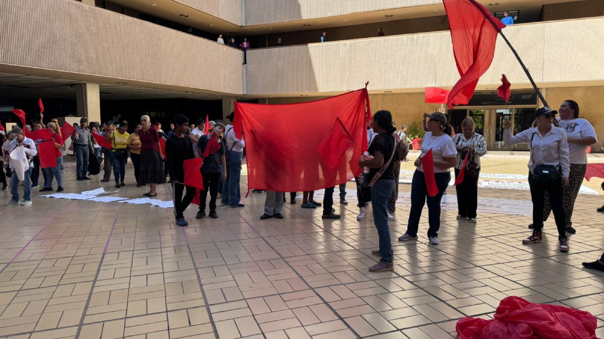 antorchistas se manifiestan en palacio de gobierno en culiacan sin