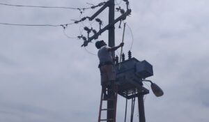 Apagones dejan sin agua a 12 comunidades rurales y reducen la presión en Mazatlán, Sinaloa