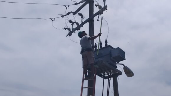 Apagones dejan sin agua a 12 comunidades rurales y reducen la presión en Mazatlán, Sinaloa