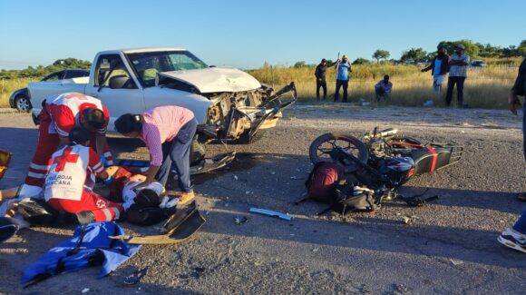 Estudiantes del Conalep personas resultan lesionadas tras accidente en Chinobampo, El Fuerte, Sinaloa