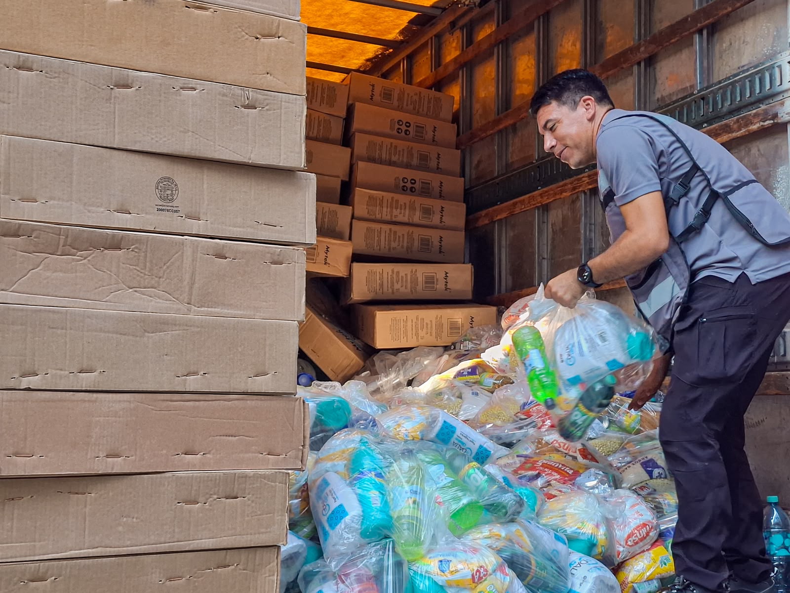 Apoyos humanitarios a familias de Ayuné, Mazatlán