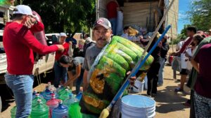 Llegan apoyos en La Pitahaya
