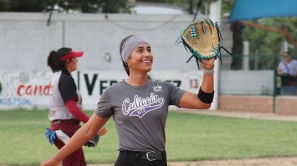 La sinaloense Arisdelsy Higuera llega a las Leonas de Yucatán para la Liga Mexicana de Softbol 2027