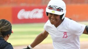 arisdelsy higuera llega a las leonas de yucatan para la liga mexicana de softbol