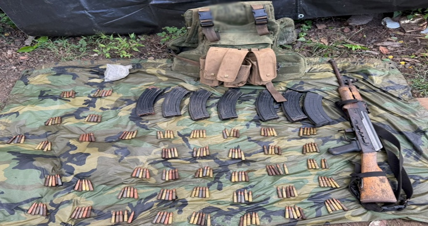 Ejército inhabilita dos campamentos clandestinos en Concordia, Sinaloa; asegura armas y droga