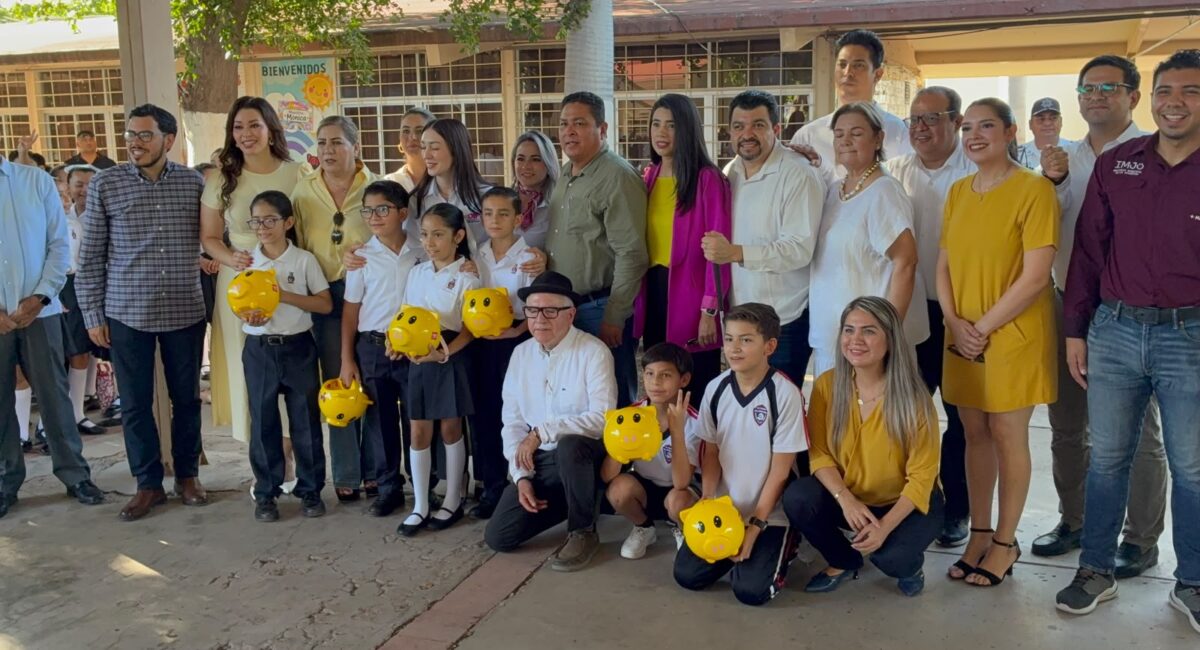 Arranca en Los Mochis el boteo Teletón 2026; niños de la primaria Antonio Rosales se suman con el corazón