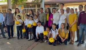 Arranca en Los Mochis el boteo Teletón 2026; niños de la primaria Antonio Rosales se suman con el corazón