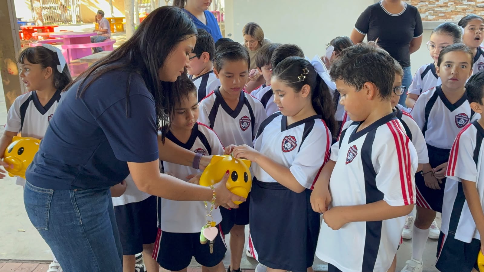Arrancan boteo del Teletón 2026 en la primaria General Antonio Rosales de Los Mochis