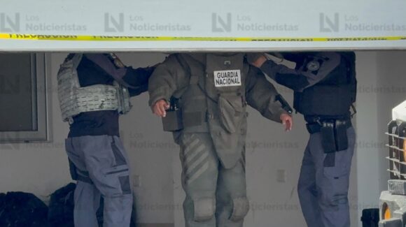 Artefactos explosivos entre lo asegurado en casa de Los Pinos en Culiacán, Sinaloa: Grupo antibombas de la GN los retiran