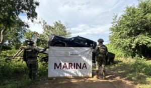 Marina asegura armas, cartuchos y más de 103 mil dosis de metanfetamina en Rosario y Escuinapa, Sinaloa