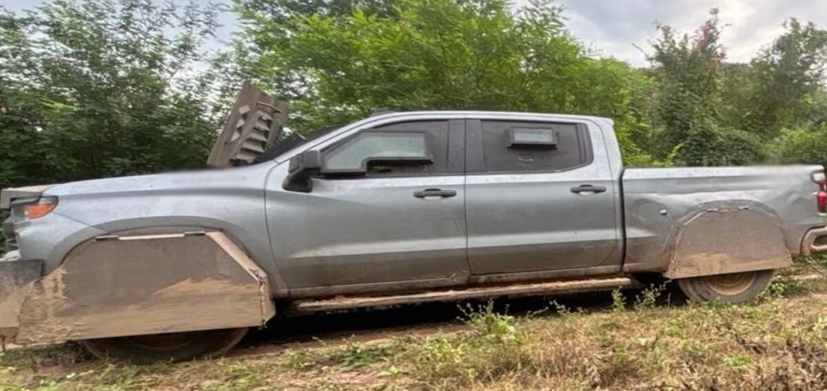 Asegura Ejército 25 explosivos y camioneta tipo ‘mounstruo’ con blindaje artesanal en Cacalotán, Rosario, Sinaloa