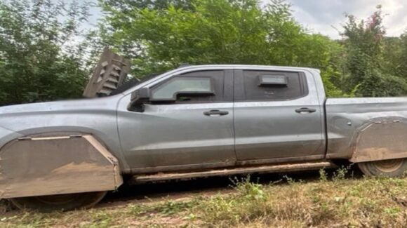 Asegura Ejército 25 explosivos y camioneta tipo ‘mounstruo’ con blindaje artesanal en Cacalotán, Rosario, Sinaloa