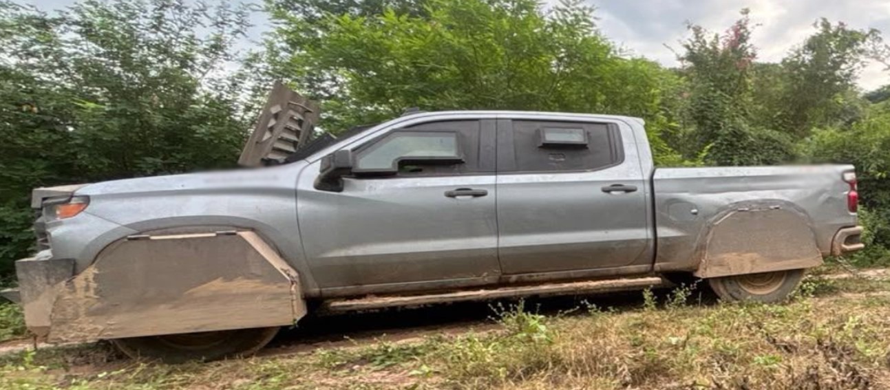 Asegura Ejército 25 explosivos y camioneta tipo ‘mounstruo’ con blindaje artesanal en Cacalotán, Rosario