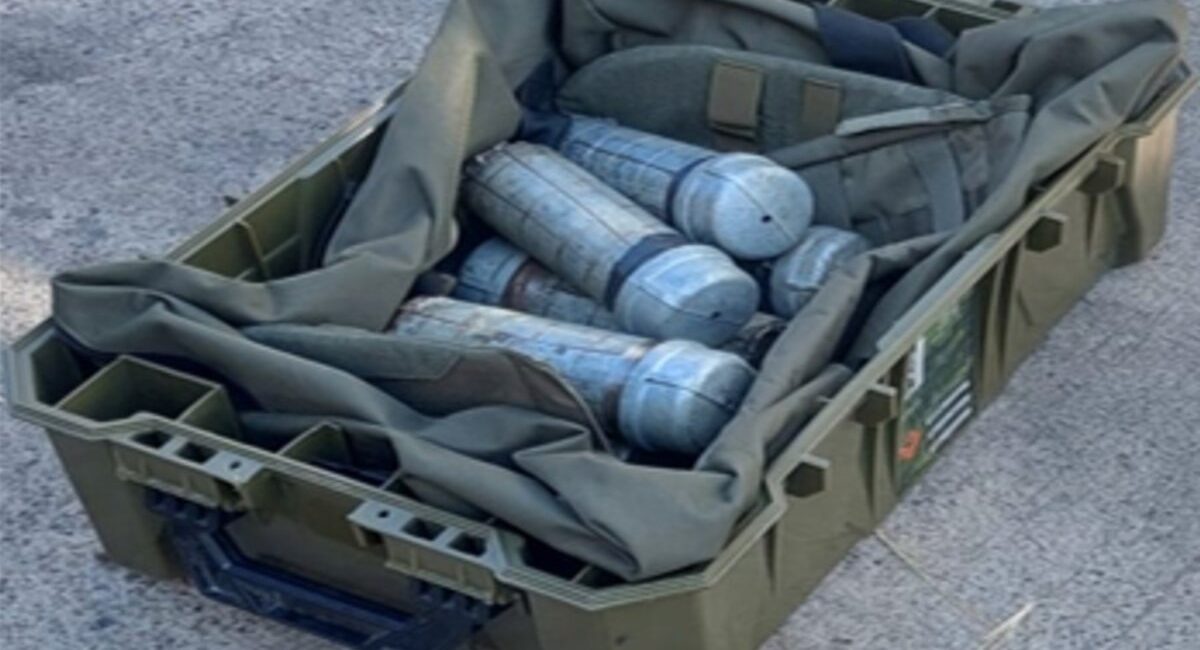 Militares y municipales aseguran armas largas, cargadores, cartuchos, explosivos y tres vehículos tras operativo en La Popular de Culiacán