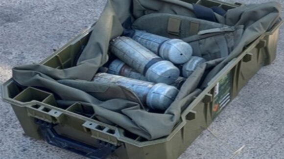 Militares y municipales aseguran armas largas, cargadores, cartuchos, explosivos y tres vehículos tras operativo en La Popular de Culiacán