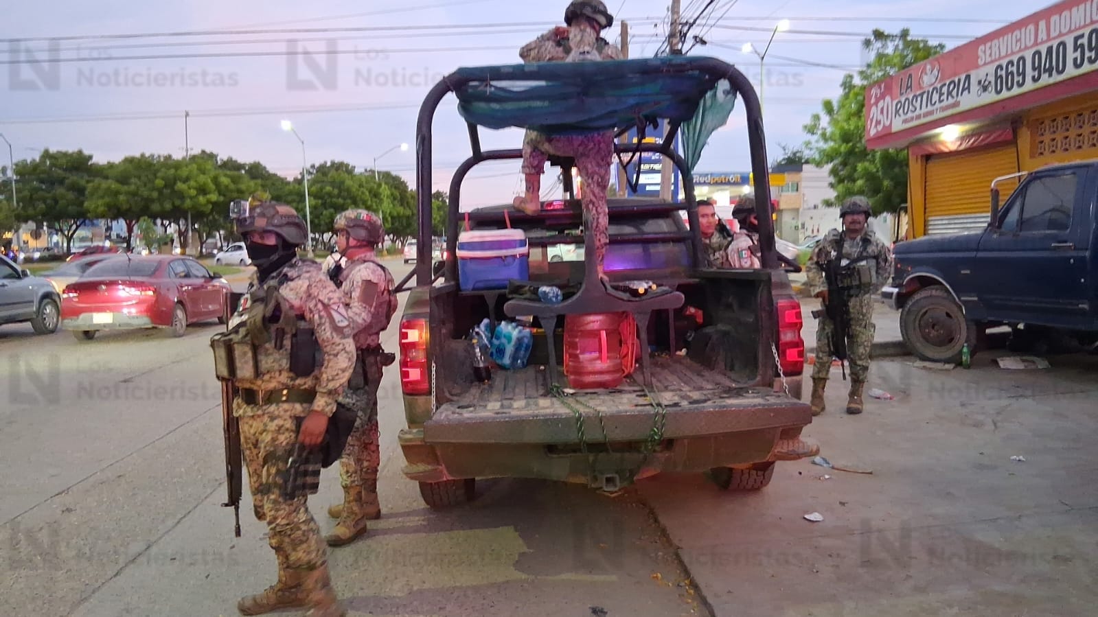 Asesinan a balazos a joven afuera de una refaccionaria en la colonia Jaripillo, Mazatlán
