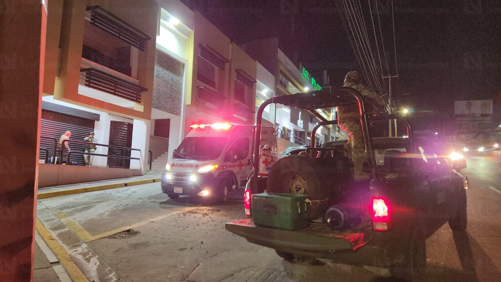 Asesinan a balazos a hombre en plaza comercial de Loma Linda, en Culiacán