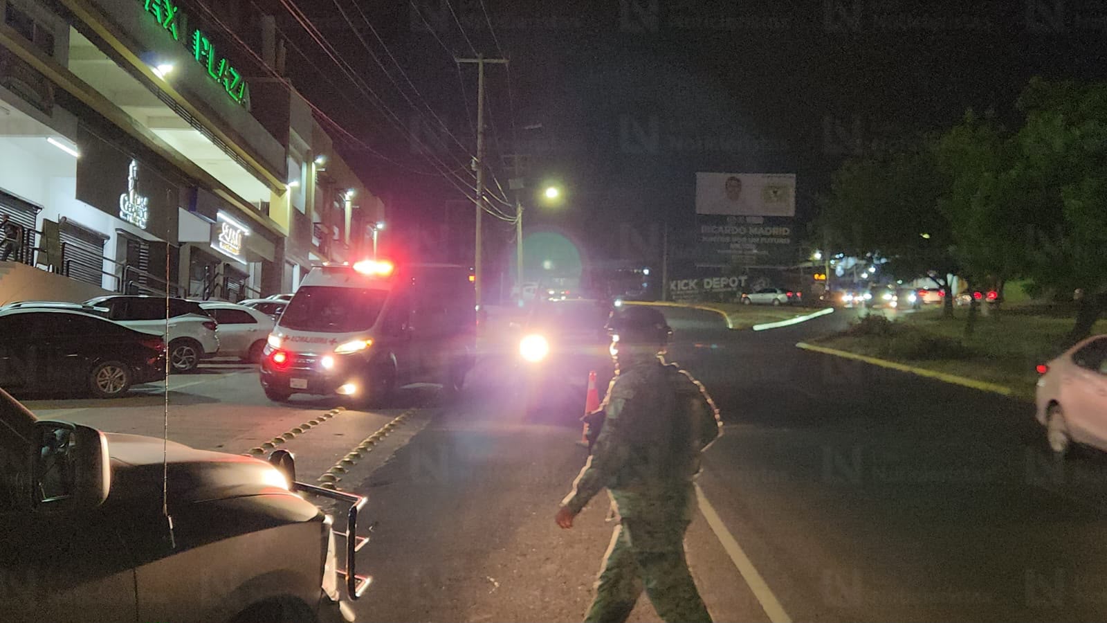 Asesinan a balazos a hombre en plaza comercial de Loma Linda, en Culiacán