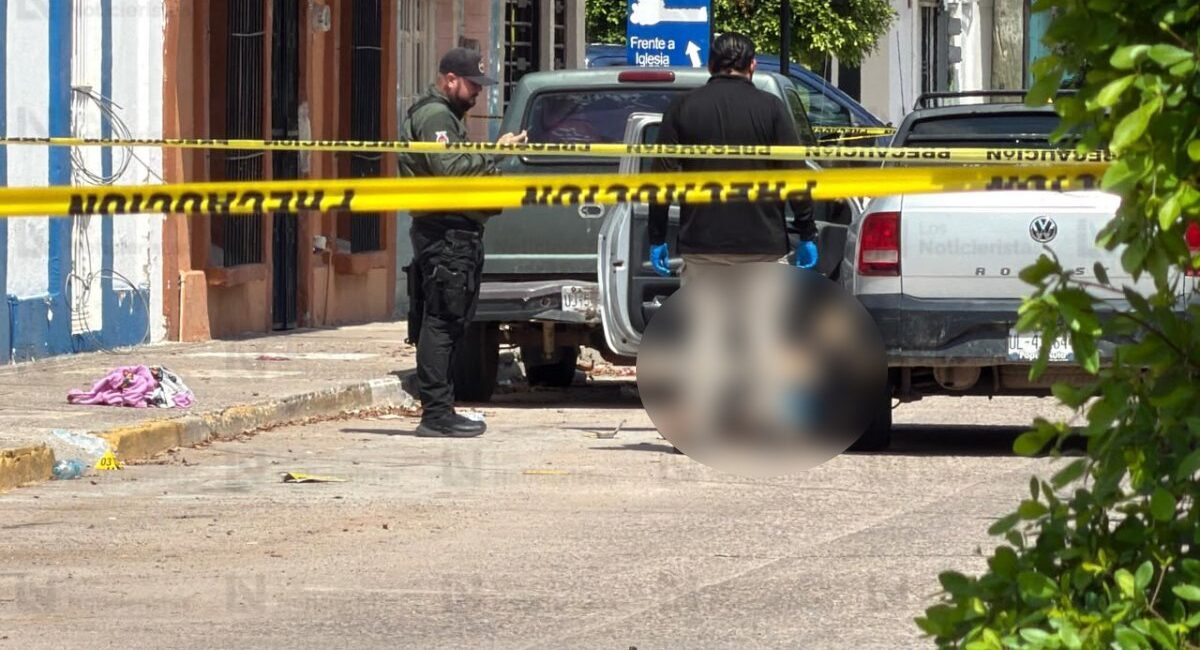 Asesinan a balazos a un hombre en Villa Unión, Mazatlán; quedó junto a una camioneta