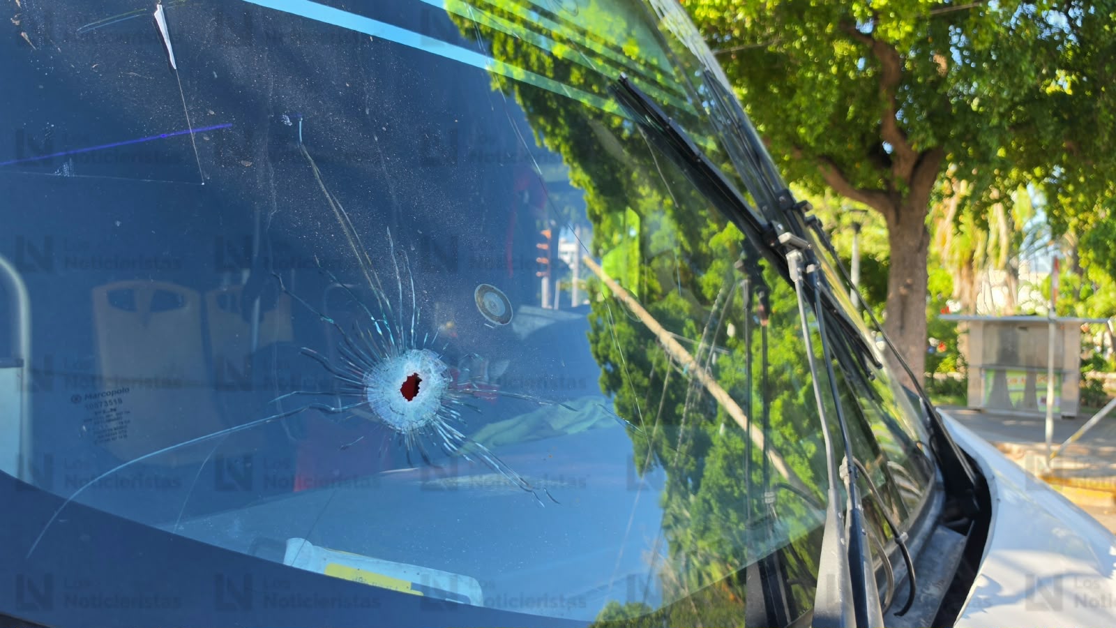 Ataque a balazos contra un camión urbano deja al chofer herido en Culiacán