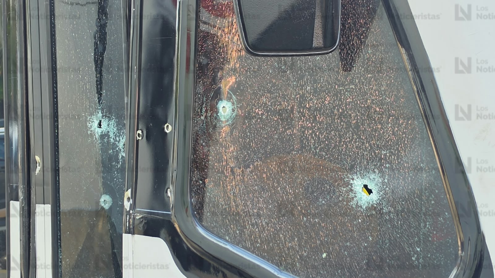 Ataque a balazos contra un camión urbano deja al chofer herido en Culiacán