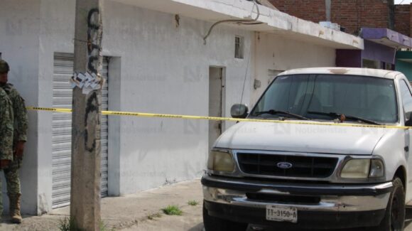 Ataque armado en la Ramón F. Iturbe en Mazatlán deja un hombre muerto y una mujer herida