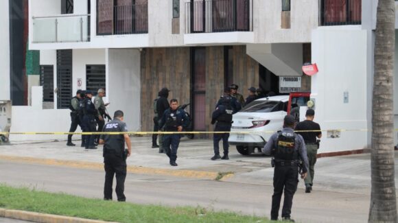 Ataque armado en Real del Valle, Mazatlán; sujetos disparan contra una vivienda y arrojan un arma afuera de un negocio de comida