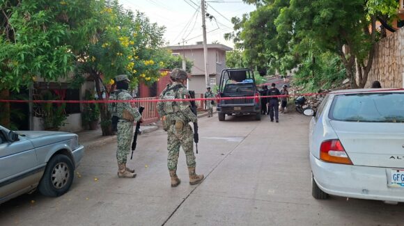 Ataque con explosivos contra una vivienda en Mazatlán deja daños materiales en la colonia Gustavo Díaz Ordaz