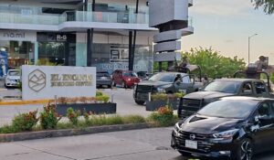 Hombre pierde la vida en una hospital tras ser baleado afuera de una plaza comercial de Mazatlán